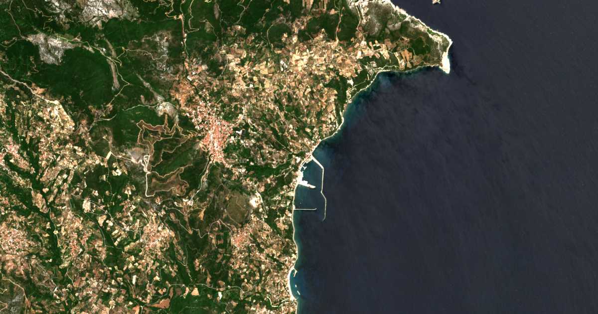 Mapa por satélite de Paralía Kýmis