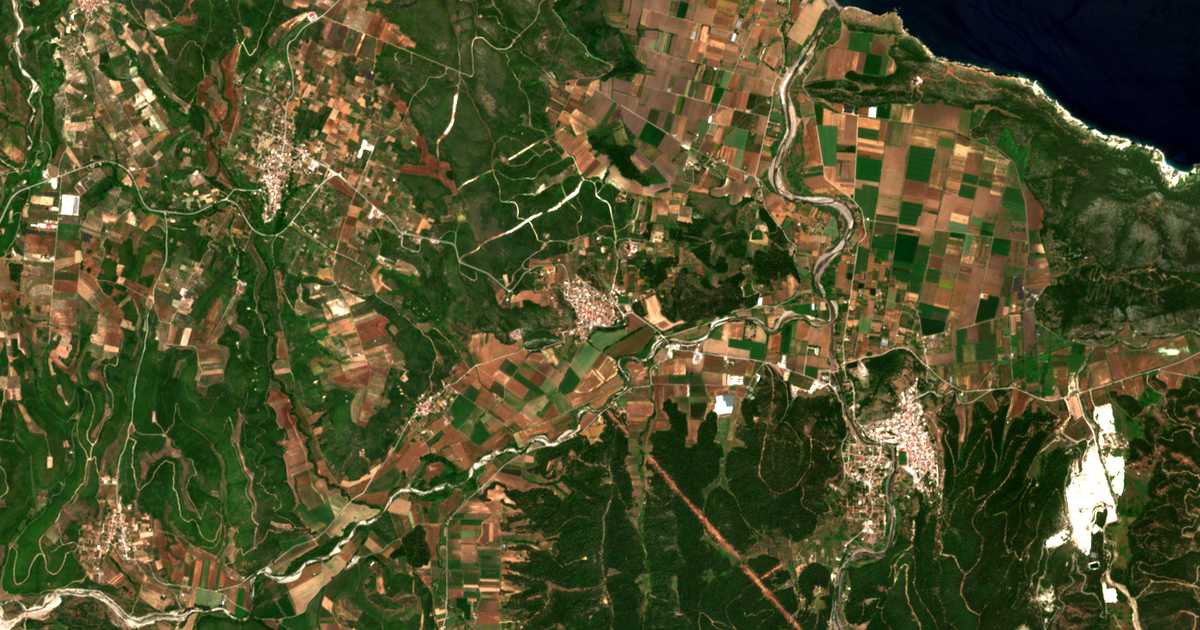Mapa por satélite de Kírinthos