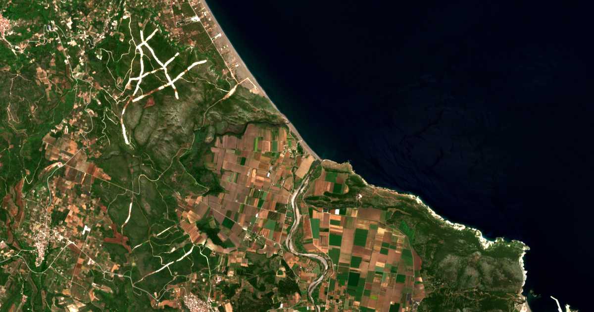 Mapa por satélite de Krya Vrysi
