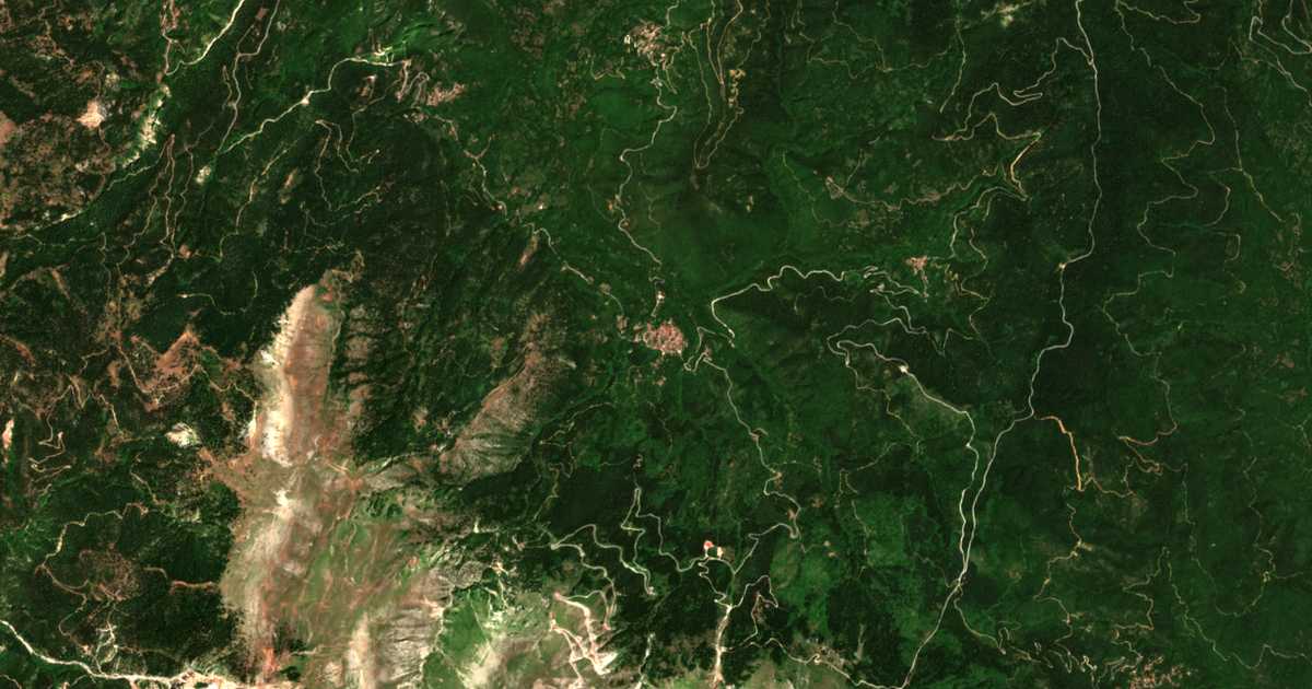 Mapa por satélite de Agía Triás
