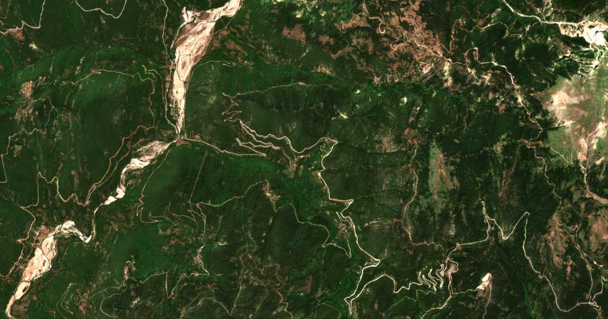 Mapa por satélite de Kalesménon