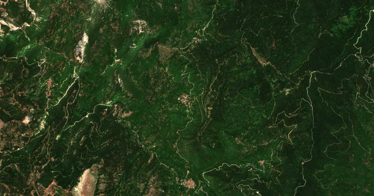 Mapa por satélite de Petrálona
