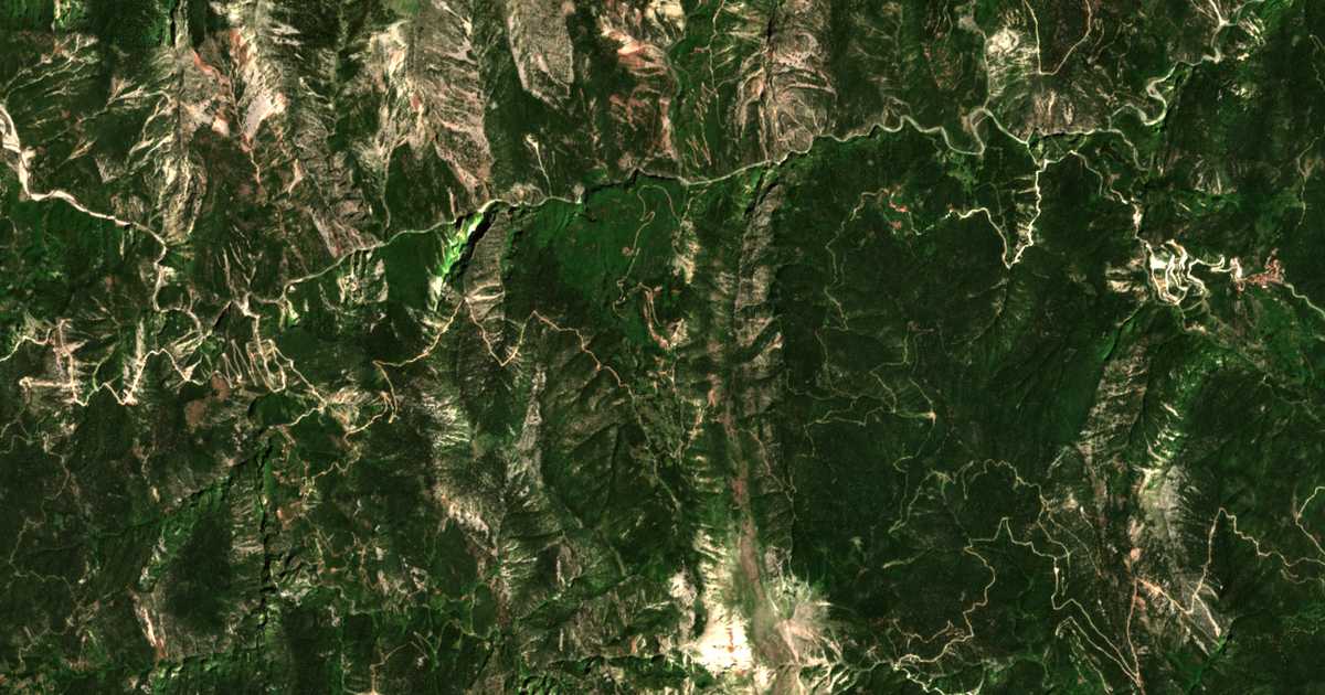 Mapa por satélite de Roská