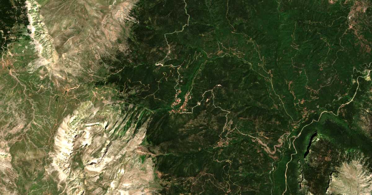 Mapa por satélite de Athanásios Diákos