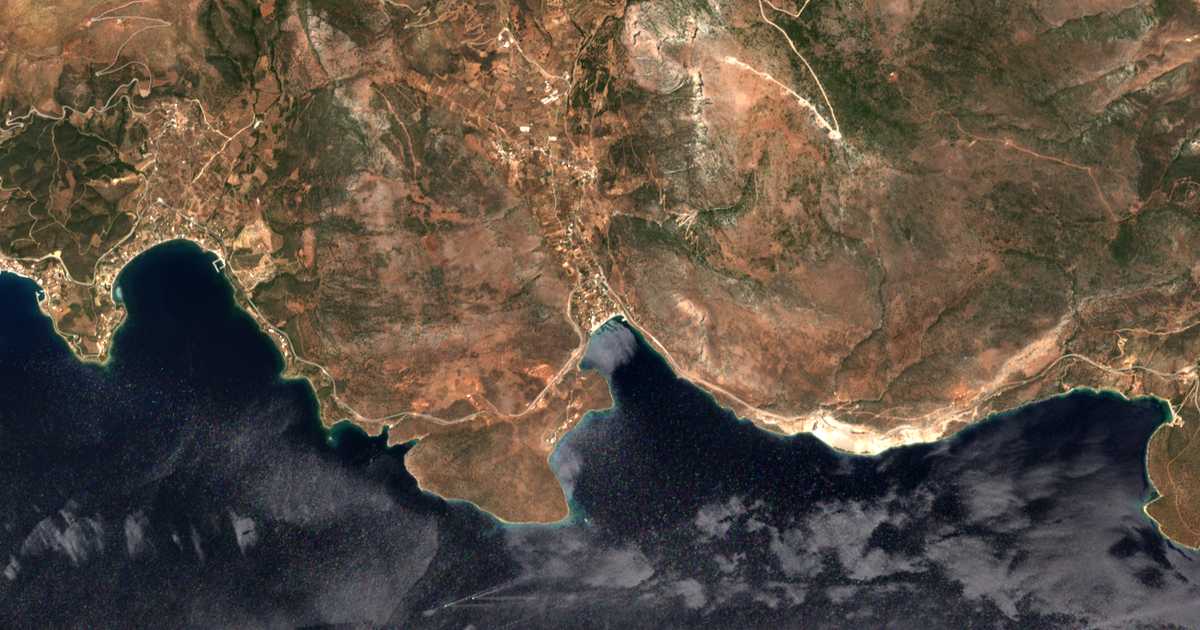 Mapa por satélite de Paralía Agíon Pánton