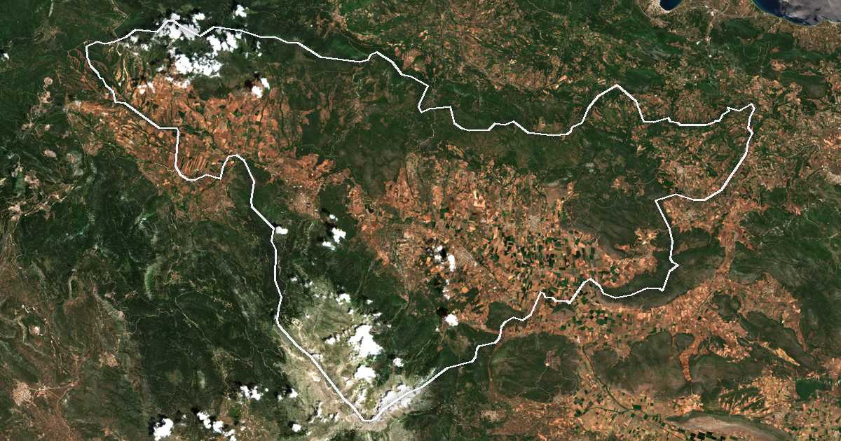 Imagen de satélite con el límite trazado: Amfikleia-Elateia