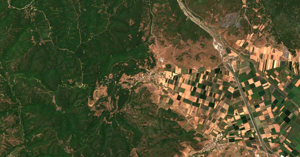 Mapa por satélite de Makryrráchi