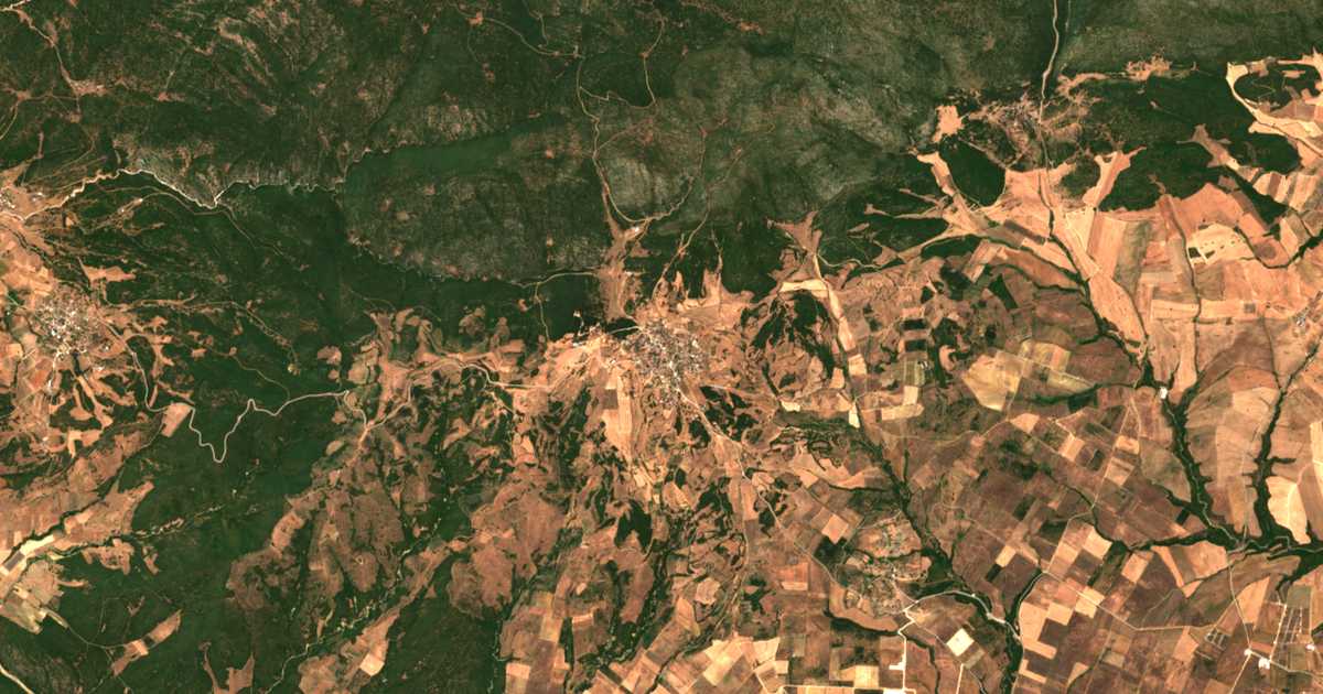 Mapa por satélite de Petrotón