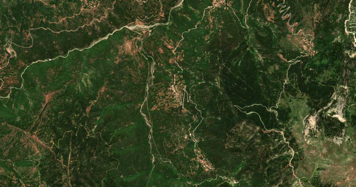 Mapa por satélite de Peristérion