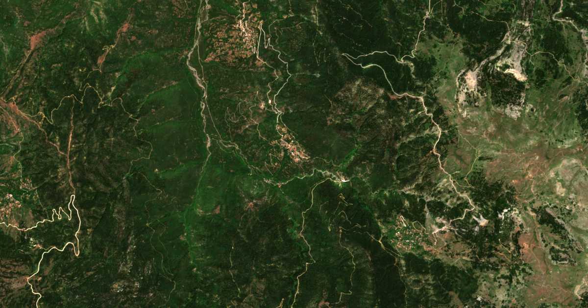 Mapa por satélite de Pýrgos