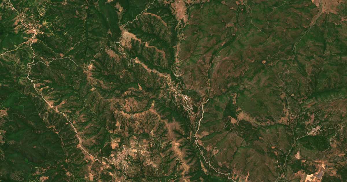 Mapa por satélite de Asvéstion
