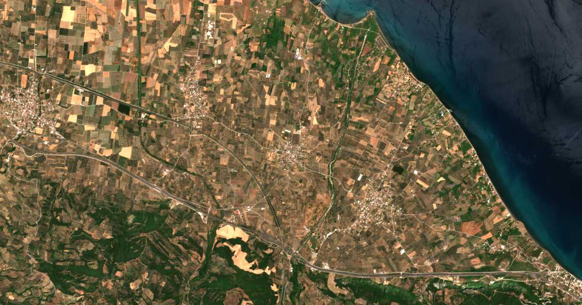 Mapa por satélite de Ágios Serafeím