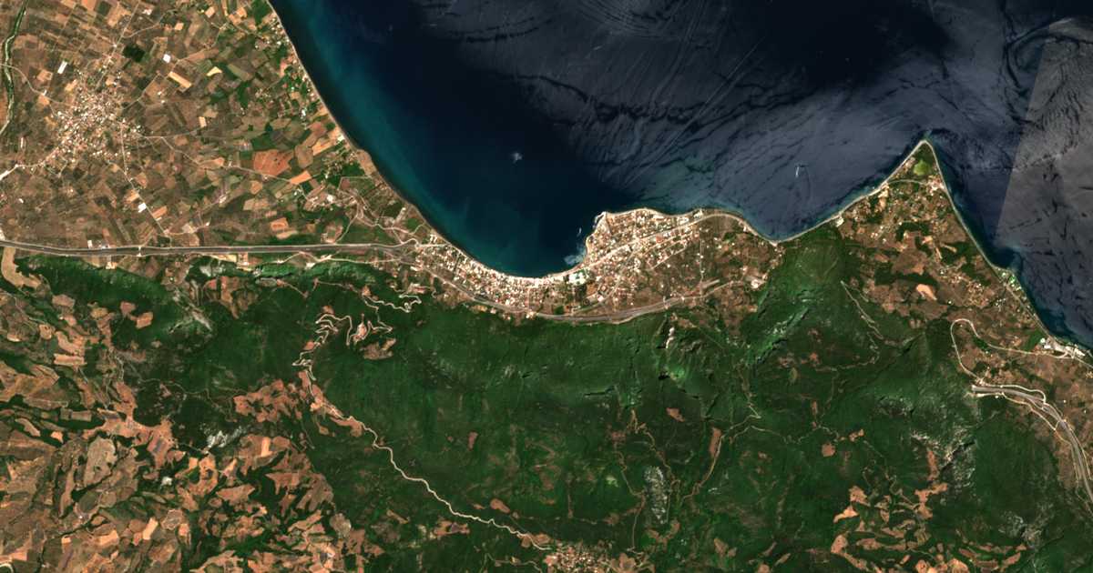 Mapa por satélite de Kamena Vourla