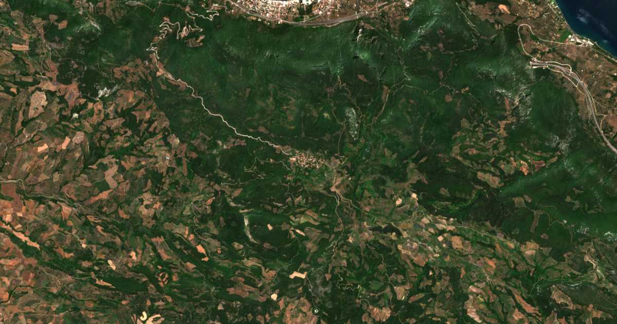 Mapa por satélite de Karyá