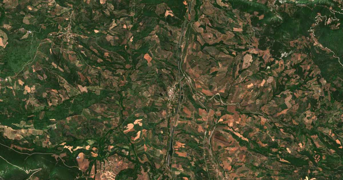 Mapa por satélite de Kómnina
