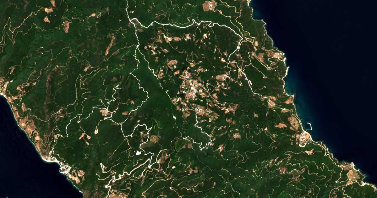 Mapa por satélite de Karyés