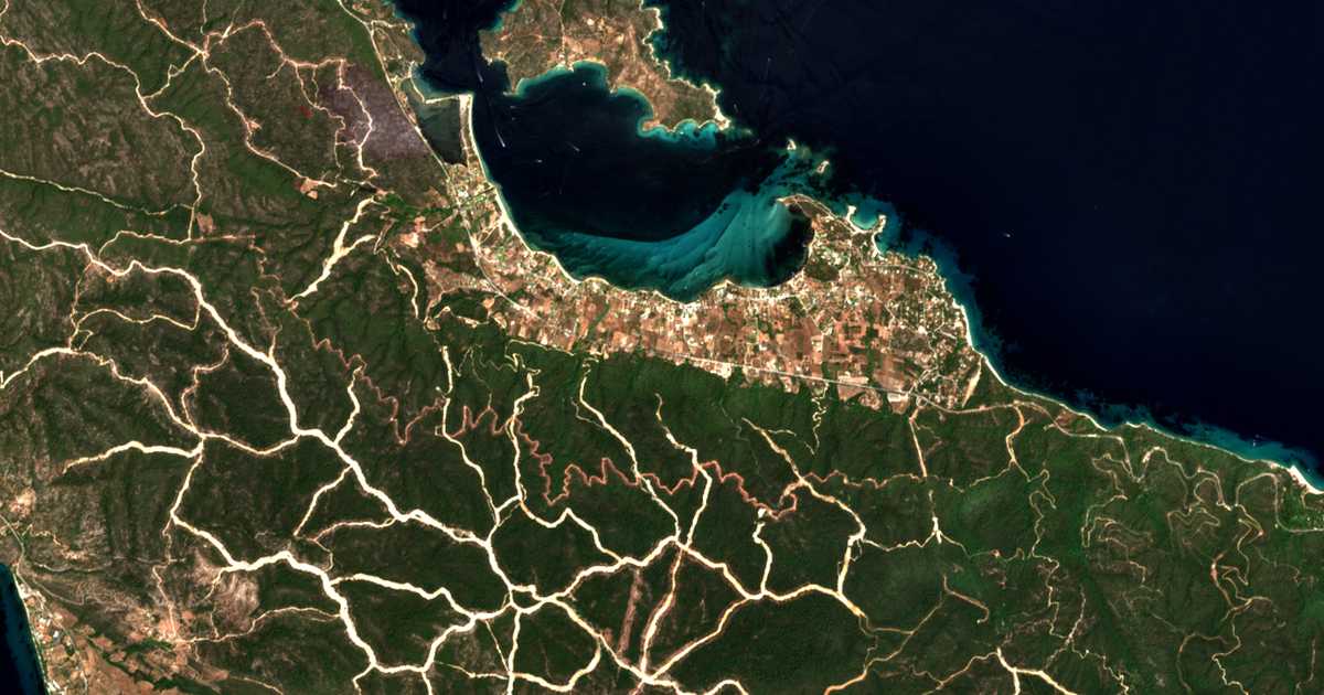 Mapa por satélite de Vourvouroú