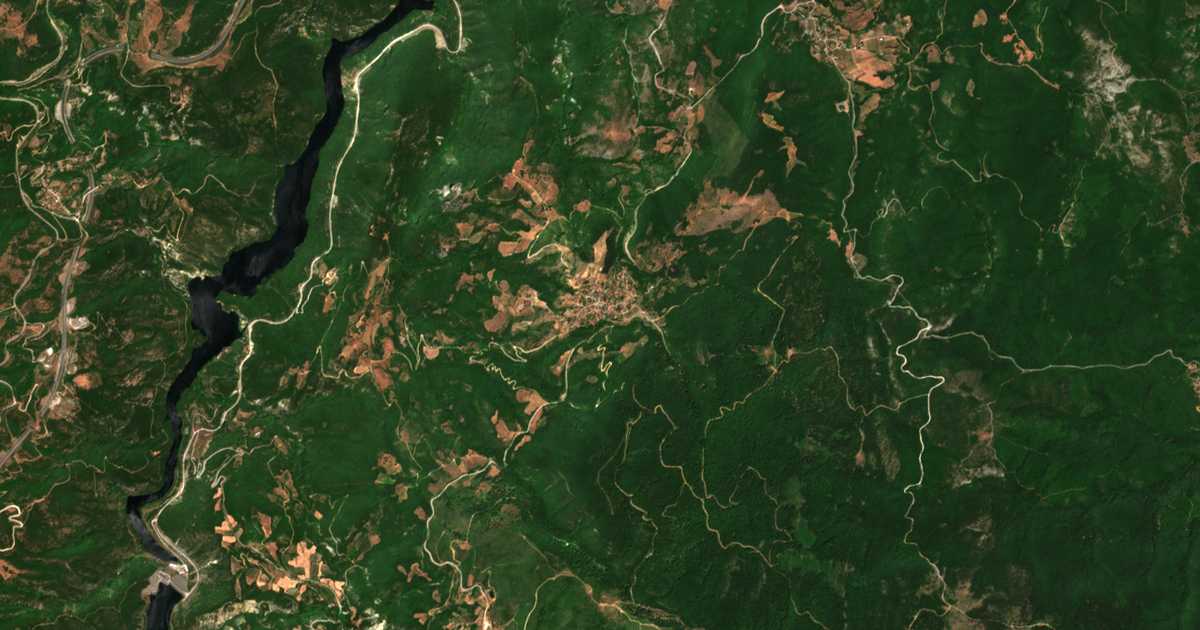 Mapa por satélite de Polýdendron