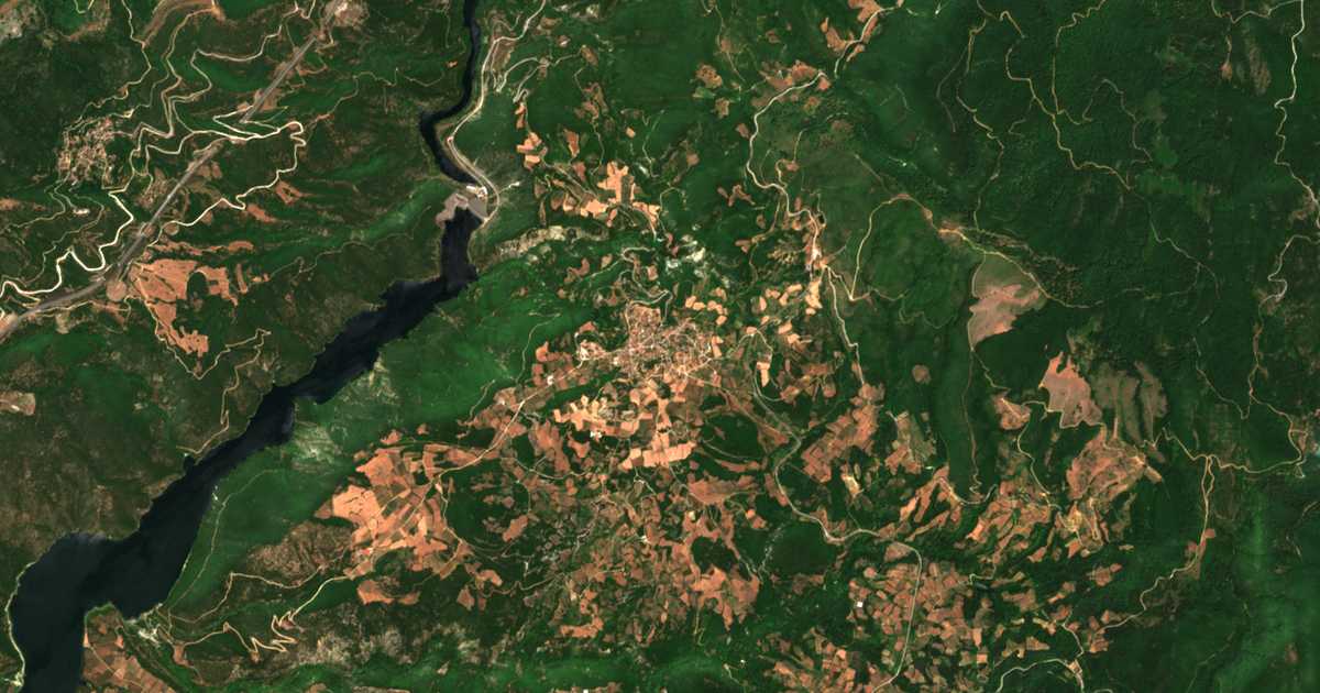 Mapa por satélite de Sfikiá