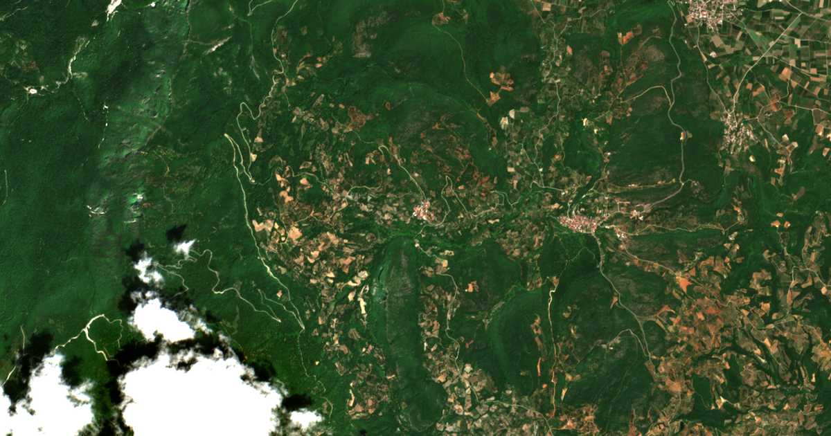 Mapa por satélite de Káto Koryfí