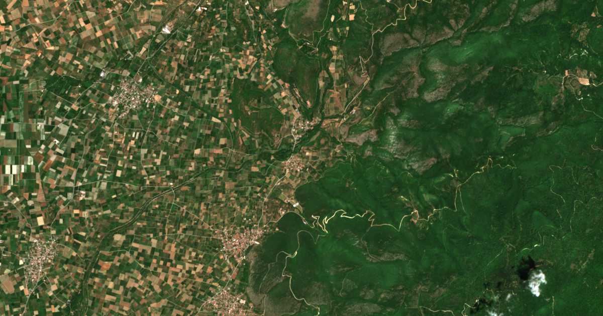 Mapa por satélite de Nerómyloi