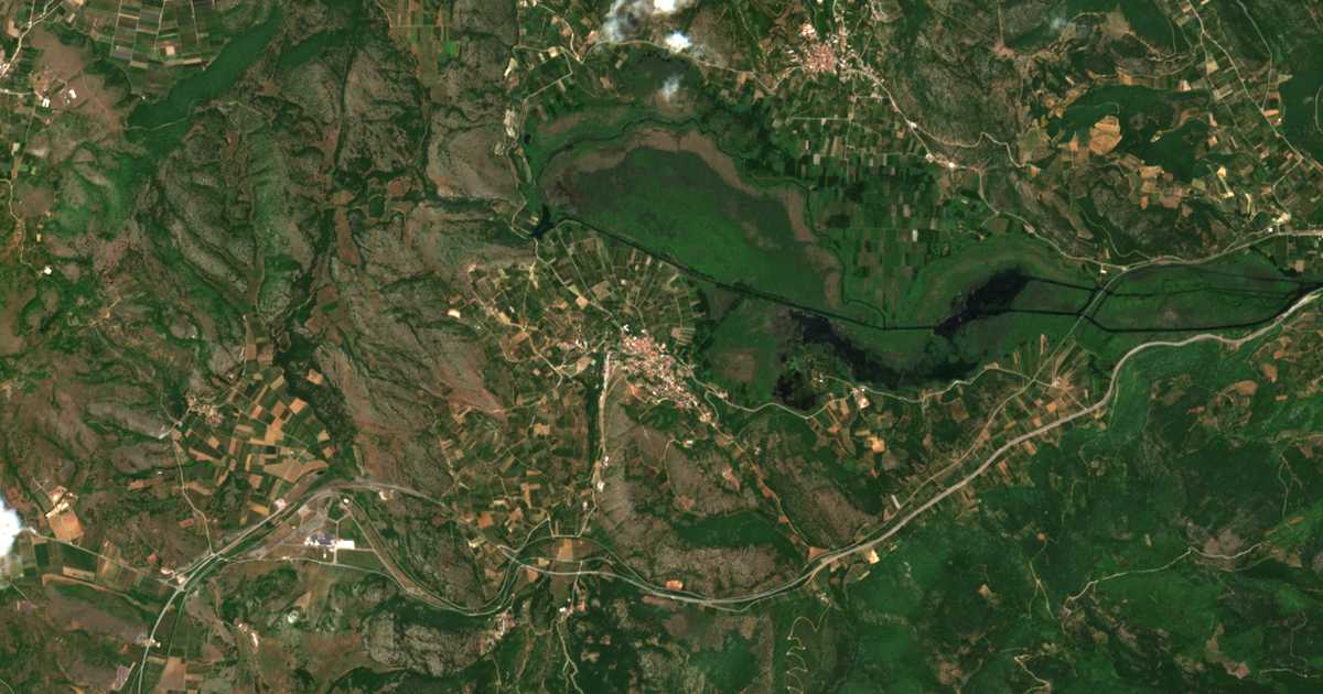 Mapa por satélite de Vrytá