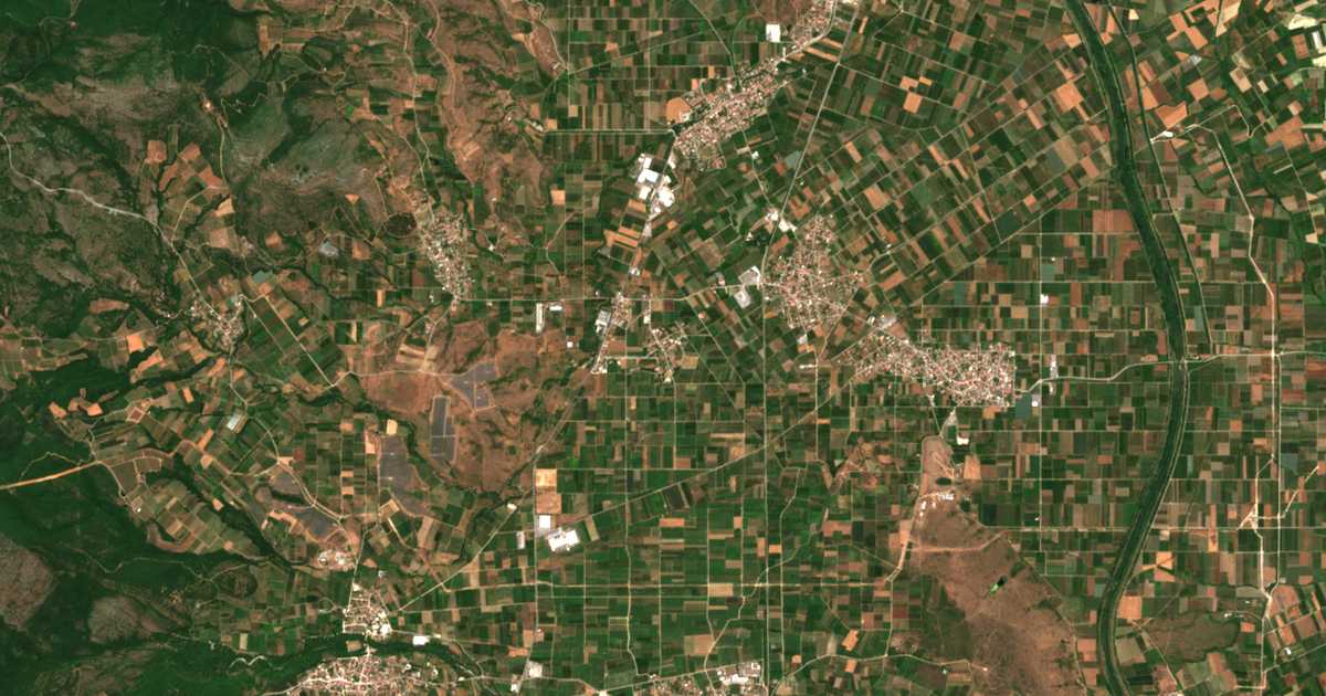 Mapa por satélite de Plévroma