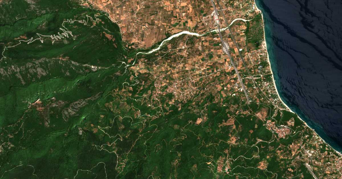 Mapa por satélite de Skotína