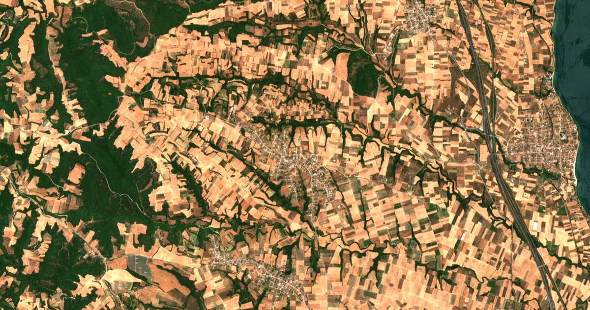Mapa por satélite de Sfendámio