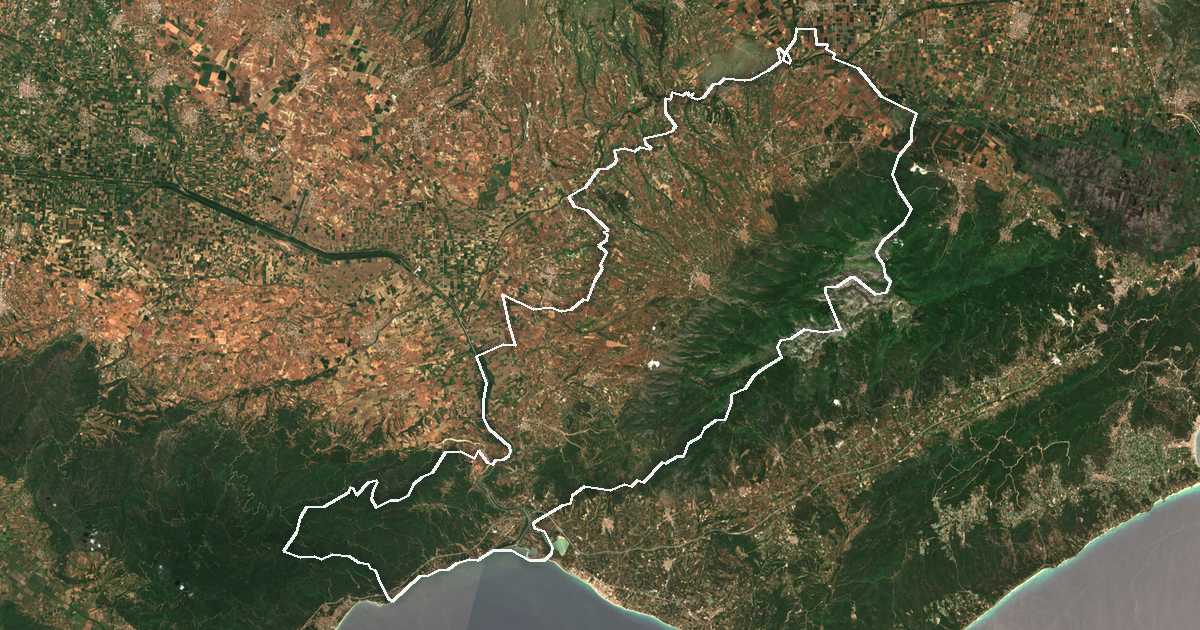 Imagen de satélite con el límite trazado: Dímos Amfípolis