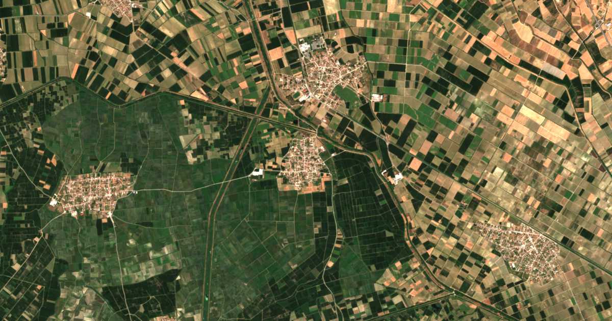 Mapa por satélite de Néa Tyrolói
