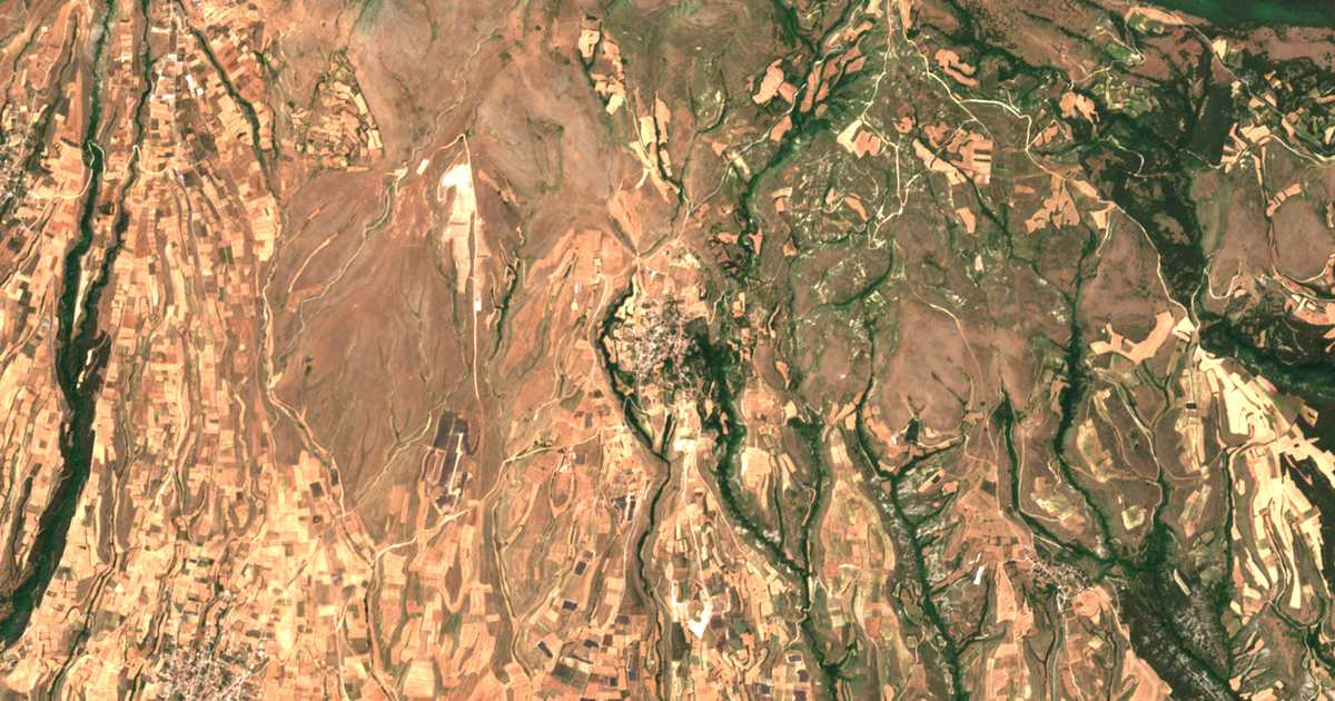 Mapa por satélite de Sfelinós