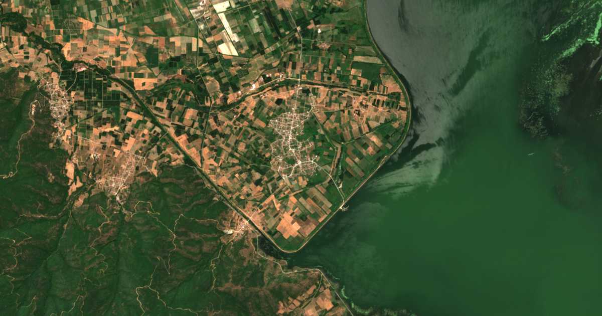 Mapa por satélite de Kerkíni