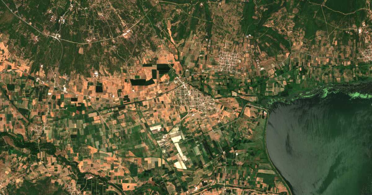 Mapa por satélite de Livadiá