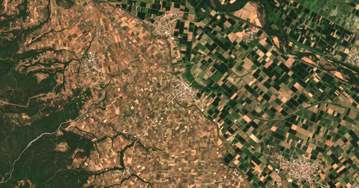 Mapa por satélite de Ámpeloi