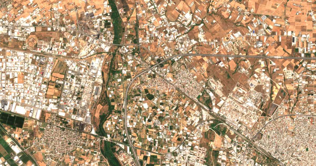Mapa por satélite de Néa Magnisía