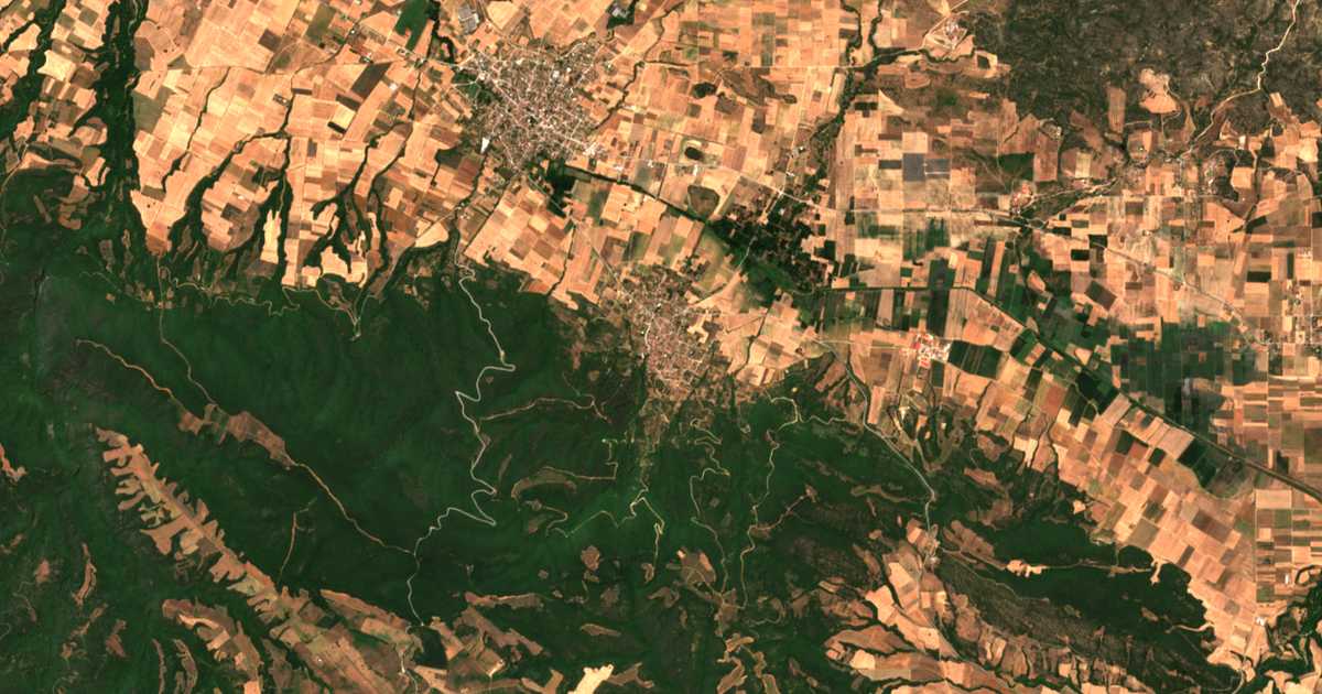 Mapa por satélite de Adám