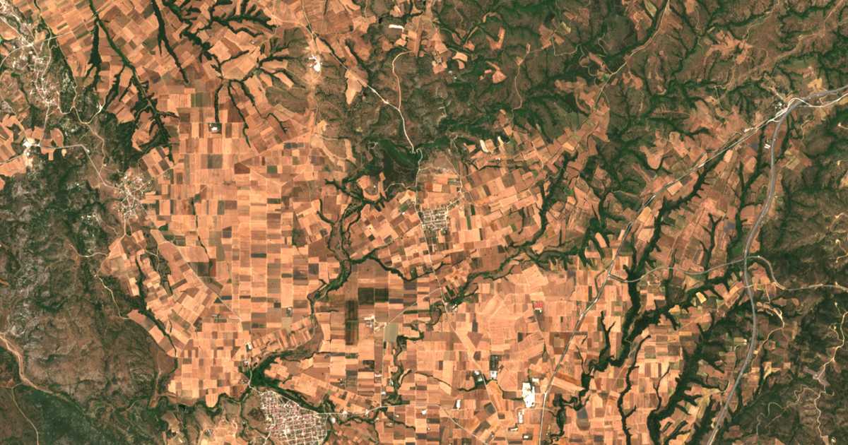Mapa por satélite de Examílion