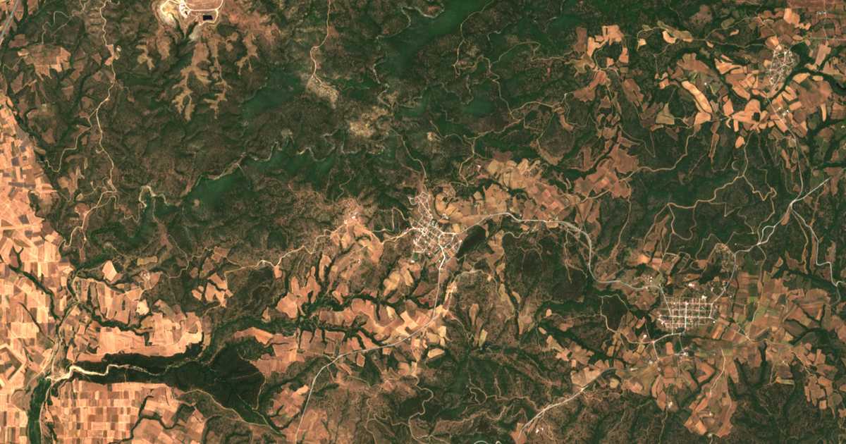 Mapa por satélite de Polydéndrion