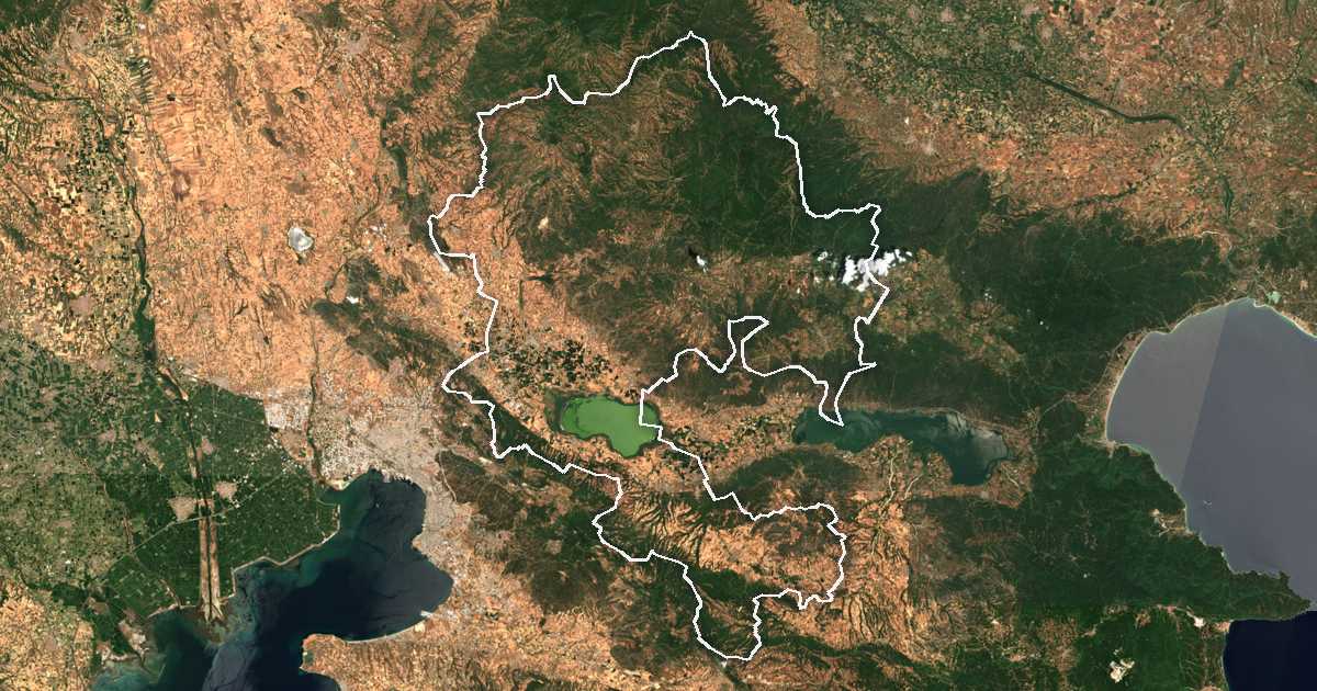 Imagen de satélite con el límite trazado: Dímos Lagkadá