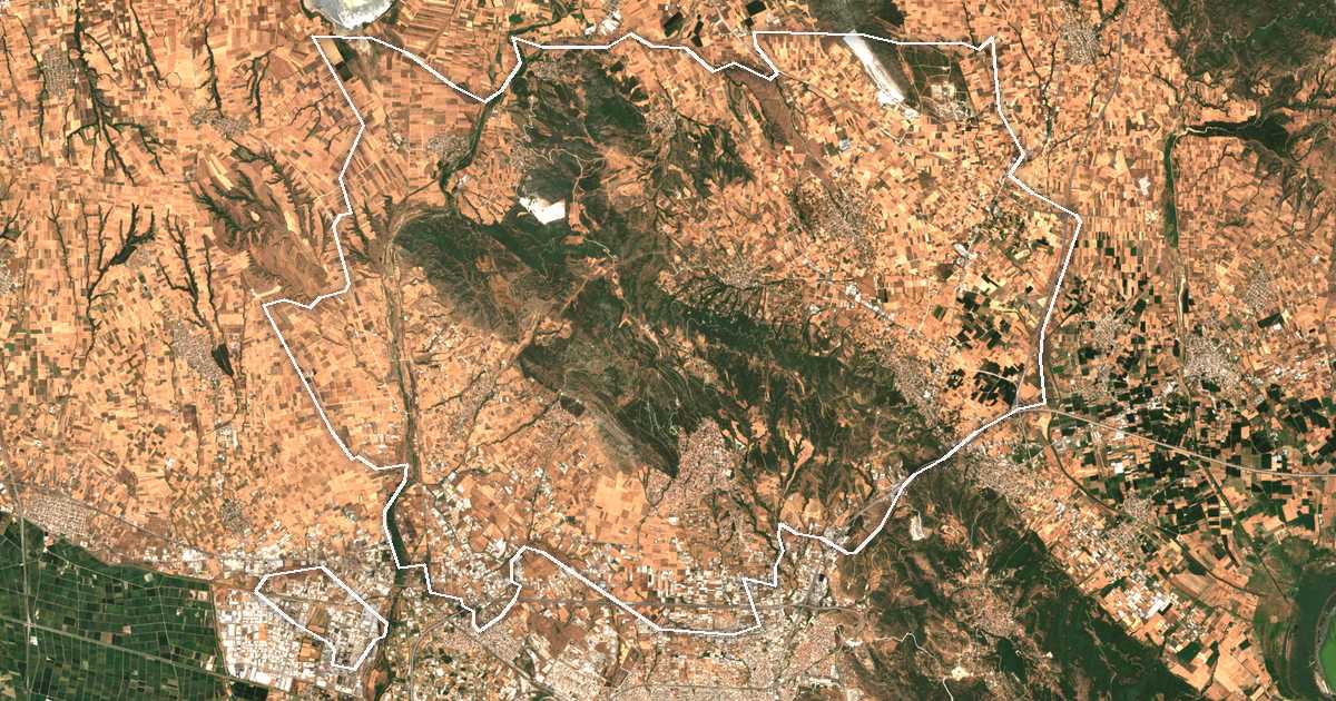 Imagen de satélite con el límite trazado: Dímos Oraiokástrou