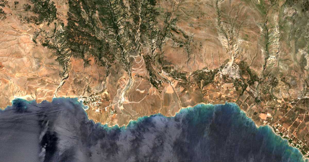 Mapa por satélite de Komitádes