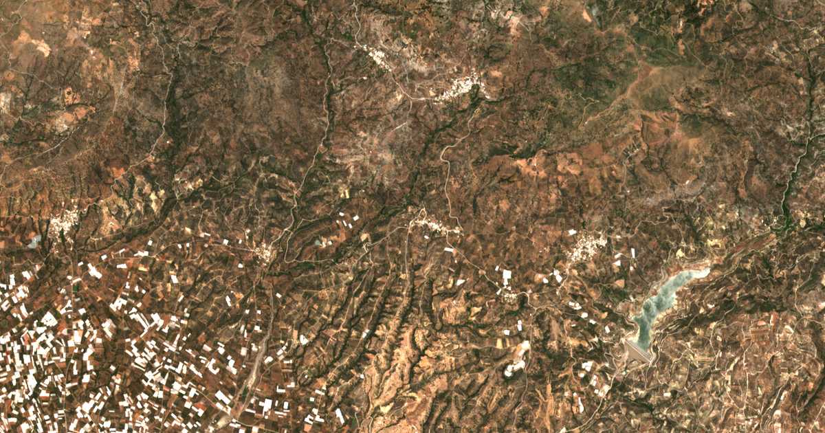 Mapa por satélite de Kalochorafítis