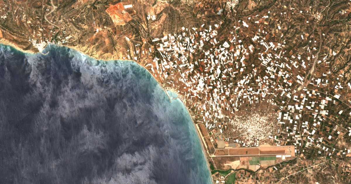 Mapa por satélite de Kókkinos Pýrgos