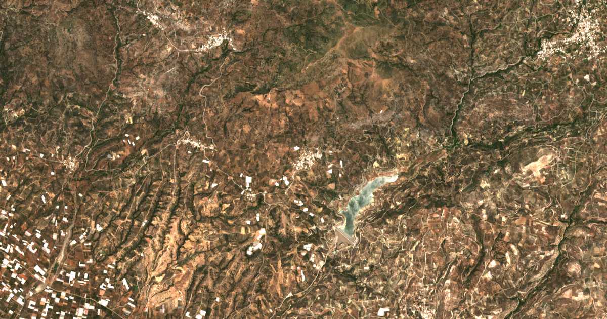 Mapa por satélite de Skoúrvoula