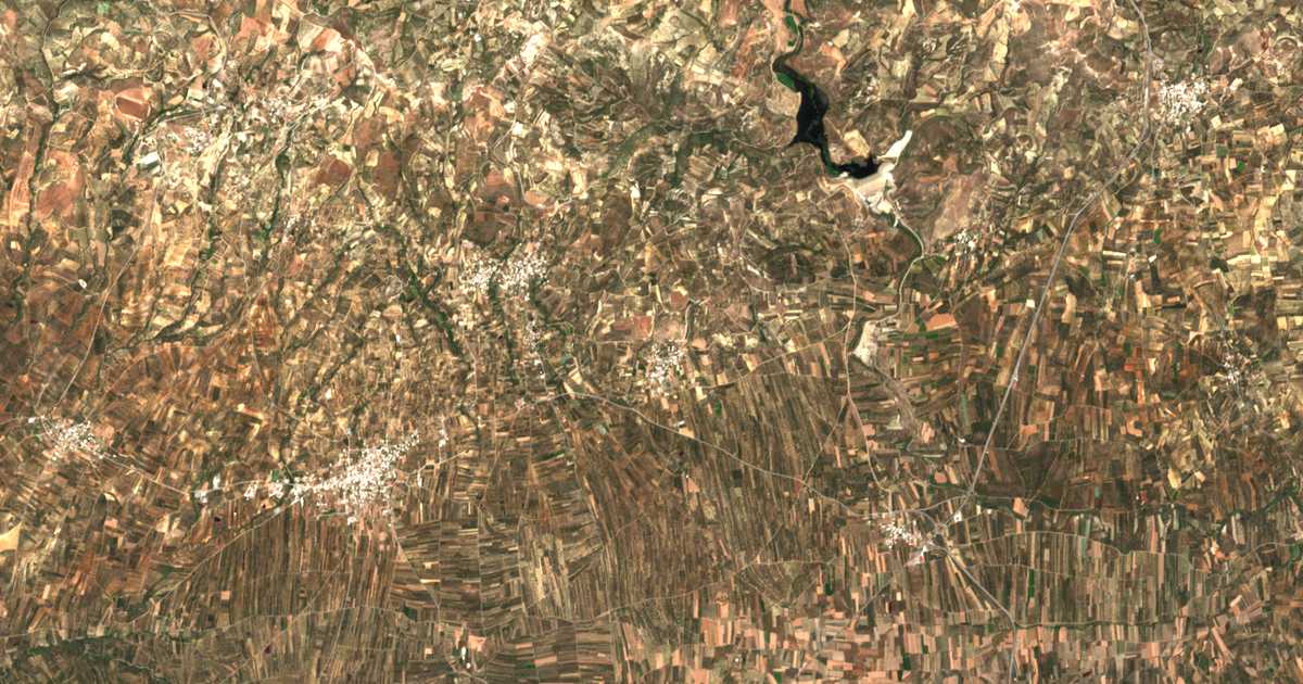Mapa por satélite de Apoḯnion