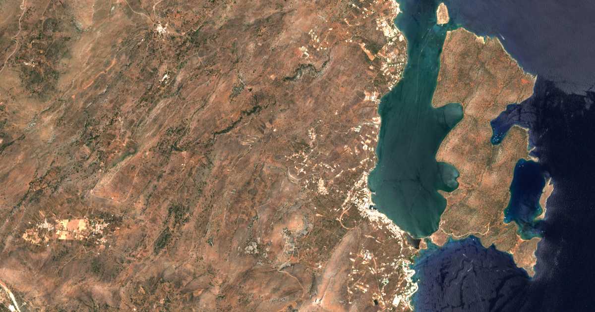 Mapa por satélite de Káto Pinaí