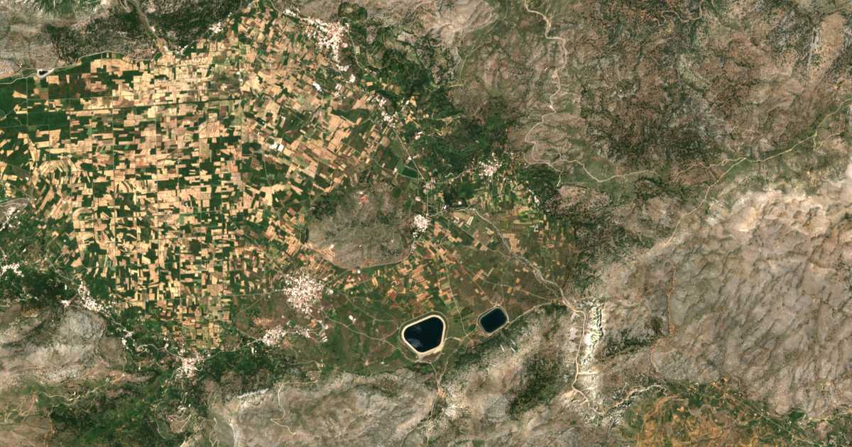 Mapa por satélite de Ágios Konstantínos