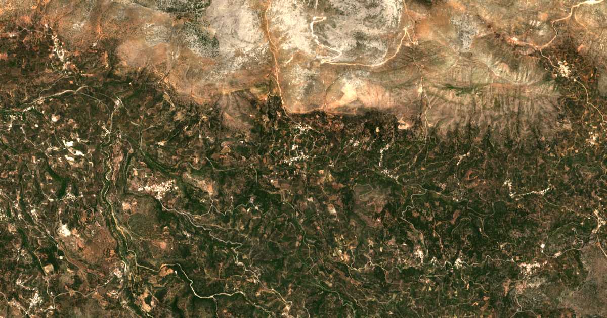 Mapa por satélite de Kámpos Apladianón