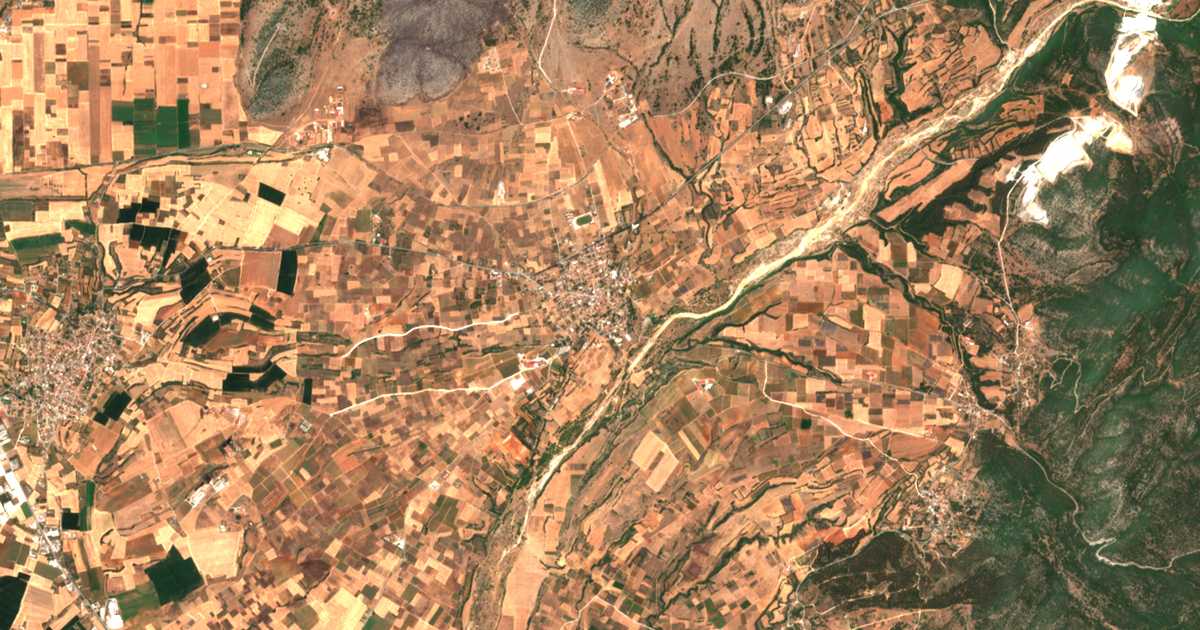 Mapa por satélite de Adrianí